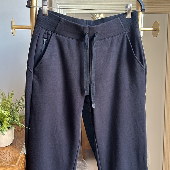 ATHLETA black jogger pants with drawstring waist (size small) ✨ - Picture 2 of 3